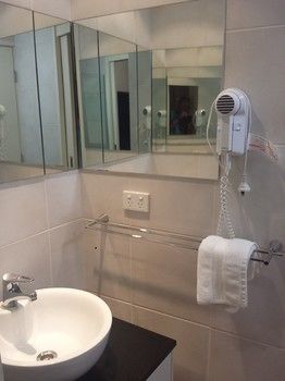 L'Auberge Noosa - Lismore Accommodation 2