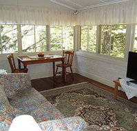Whispering Pines Chalet amp Cottages - Lismore Accommodation