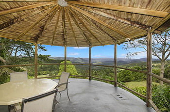 Artisan Spa Views - Lismore Accommodation 5