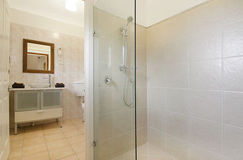 Artisan Spa Views - Lismore Accommodation 7