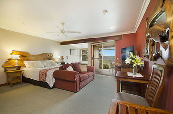 Artisan Spa Views - Lismore Accommodation 11