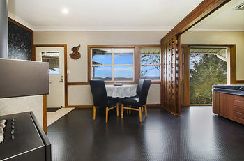 Artisan Spa Views - Lismore Accommodation 12