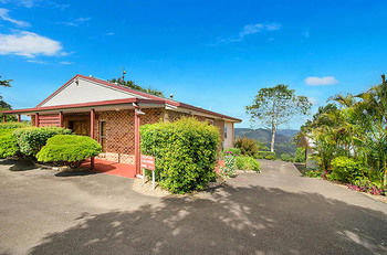 Artisan Spa Views - Lismore Accommodation 13