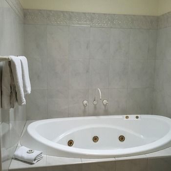 Eltham Gateway Hotel - Lismore Accommodation 16