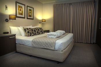 Eltham Gateway Hotel - Lismore Accommodation 0