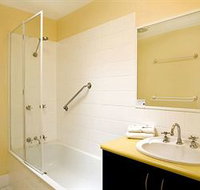 Beach Breakers Resort - Lismore Accommodation