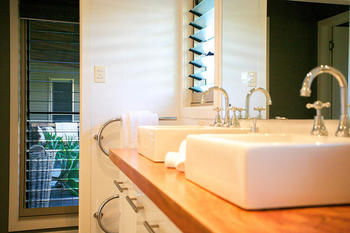 Lilies Luxury Retreats - Lismore Accommodation 28