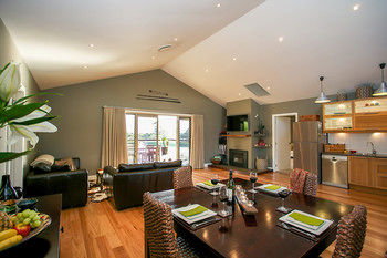 Lilies Luxury Retreats - Lismore Accommodation 32