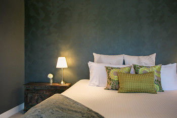 Lilies Luxury Retreats - Lismore Accommodation 36
