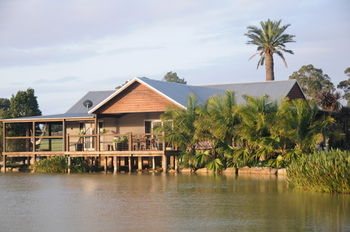 Lilies Luxury Retreats - Lismore Accommodation 39