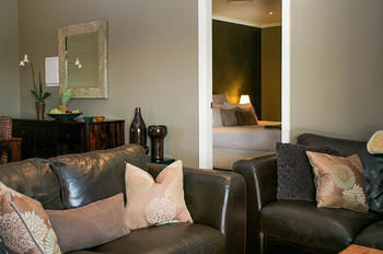 Lilies Luxury Retreats - Lismore Accommodation 42