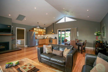 Lilies Luxury Retreats - Lismore Accommodation 43