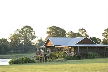 Lilies Luxury Retreats - Lismore Accommodation 8