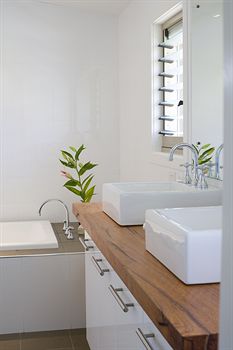 Lilies Luxury Retreats - Lismore Accommodation 11