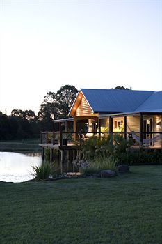 Lilies Luxury Retreats - Lismore Accommodation 12