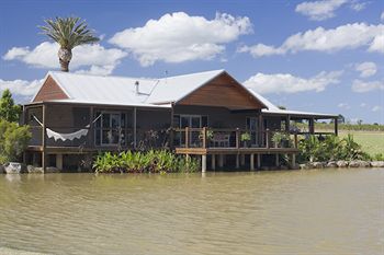 Lilies Luxury Retreats - Lismore Accommodation 15
