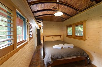 Glass House Mountains Ecolodge - Lismore Accommodation 15