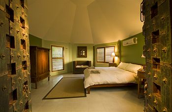Glass House Mountains Ecolodge - Lismore Accommodation 22