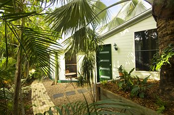 Glass House Mountains Ecolodge - Lismore Accommodation 25