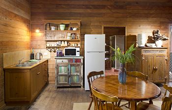 Glass House Mountains Ecolodge - Lismore Accommodation 27
