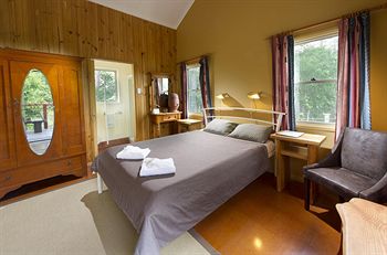 Glass House Mountains Ecolodge - Lismore Accommodation 10