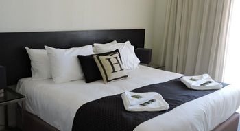 H Boutique Hotel - Lismore Accommodation 13