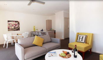 H Boutique Hotel - Lismore Accommodation 26