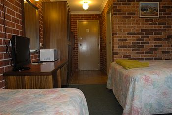 Colonial Motor Inn Lithgow - Lismore Accommodation 9