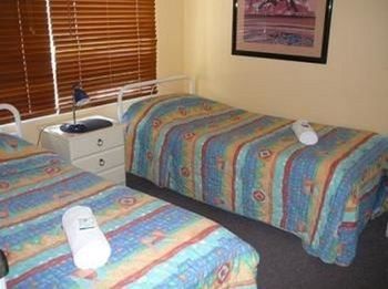 Bayviews & Harbourview Holiday Apartments - Lismore Accommodation 3