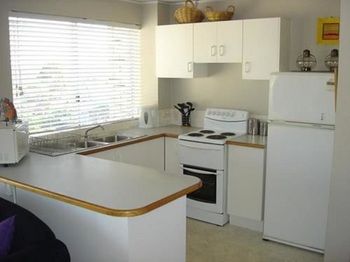 Bayviews & Harbourview Holiday Apartments - Lismore Accommodation 8