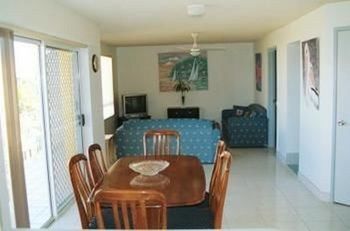Bayviews & Harbourview Holiday Apartments - Lismore Accommodation 10