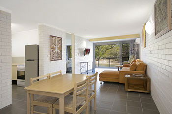 Jacaranda Noosa - Lismore Accommodation 54