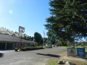 Gundagai Cabins & Tourist Park - Lismore Accommodation 10