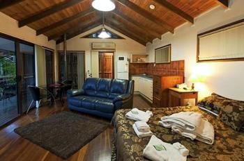 Treetops Accommodation Montville - Lismore Accommodation 1
