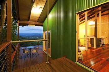 Treetops Accommodation Montville - Lismore Accommodation 6