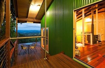 Treetops Accommodation Montville - Lismore Accommodation 10