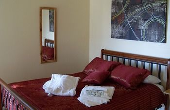 Treetops Accommodation Montville - Lismore Accommodation 15