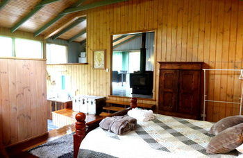 Treetops Accommodation Montville - Lismore Accommodation 17