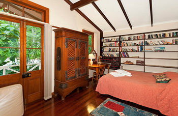 Treetops Accommodation Montville - Lismore Accommodation 22