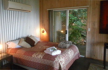Treetops Accommodation Montville - Lismore Accommodation 24