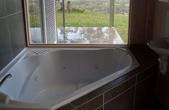 Treetops Accommodation Montville - Lismore Accommodation 37