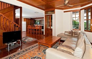 Treetops Accommodation Montville - Lismore Accommodation 47