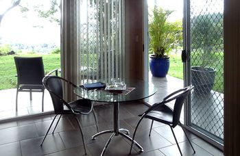 Treetops Accommodation Montville - Lismore Accommodation 56