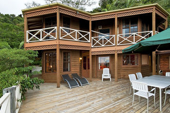 Treetops Accommodation Montville - Lismore Accommodation 90
