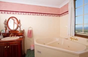 Bimbadeen Mountain Retreat - Lismore Accommodation 2