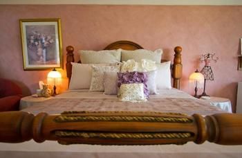 Bimbadeen Mountain Retreat - Lismore Accommodation 12