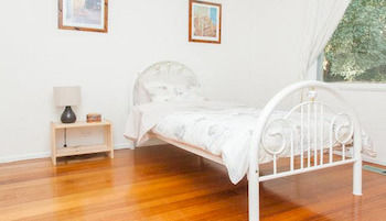 Eltham Retreat - Lismore Accommodation 0