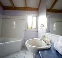 Budgewoi Holiday Park - Lismore Accommodation