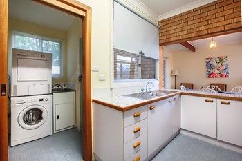 Mollymook Beach Units - Lismore Accommodation 9