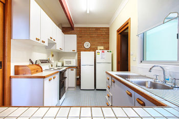 Mollymook Beach Units - Lismore Accommodation 12